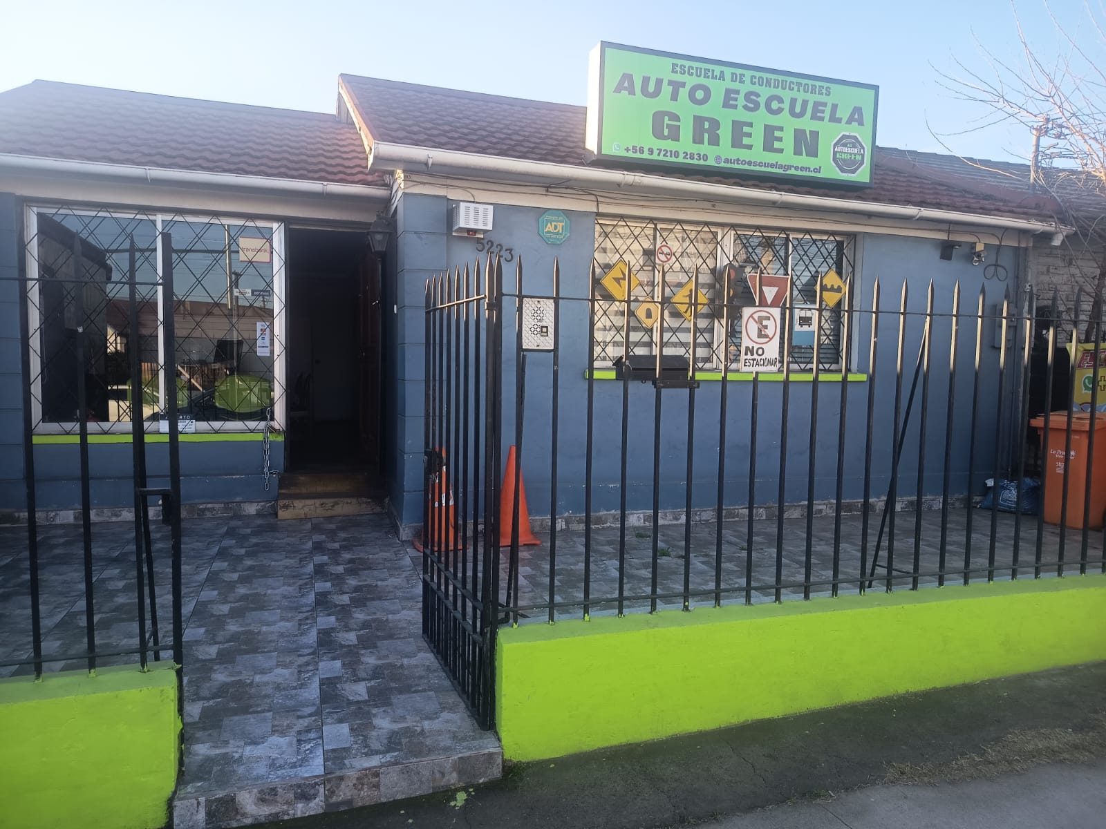 Vehículo Auto-Escuela Green